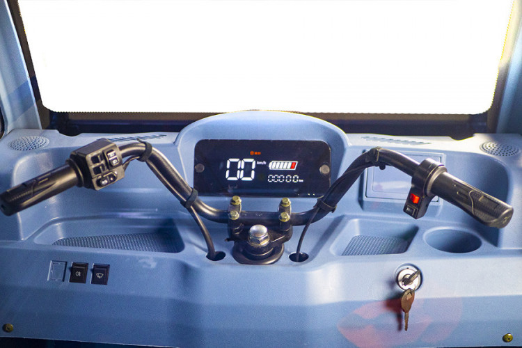 Грузовой электротрицикл Rutrike КАРГО Кабина 1500 в Санкт-Петербурге