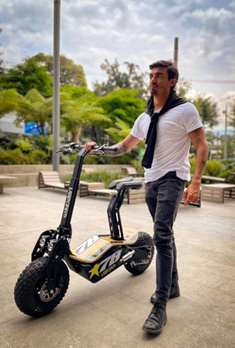 Электросамокат VeloCifero MAD 2000W в Санкт-Петербурге